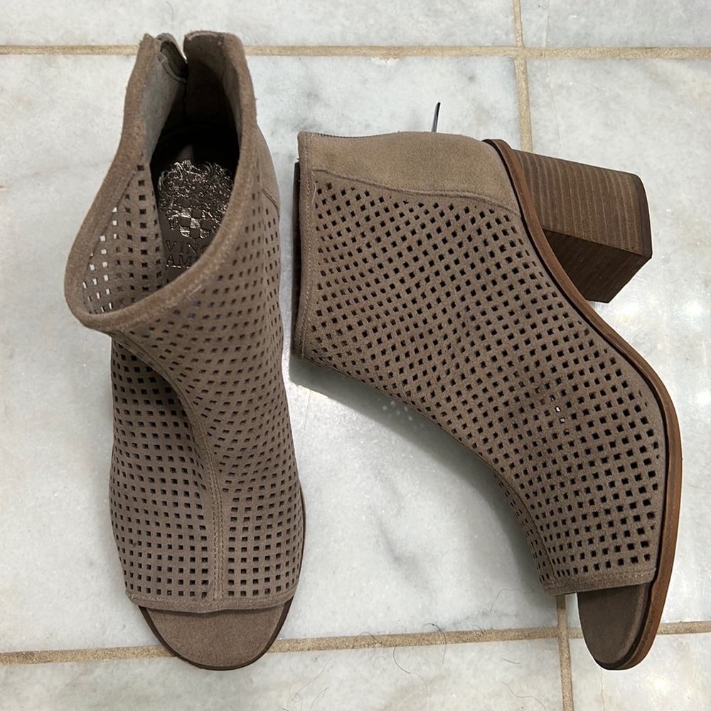 Vince Camuto Kareste Peep Toe Booties, size 8.5/39, NWOT
